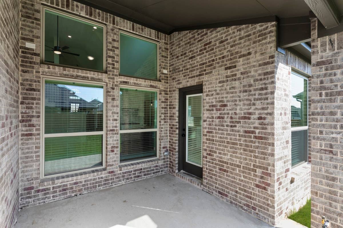 Brookfield - Photo 03