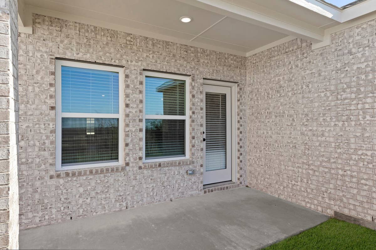 The Villages of Hurricane Creek - Photo 02