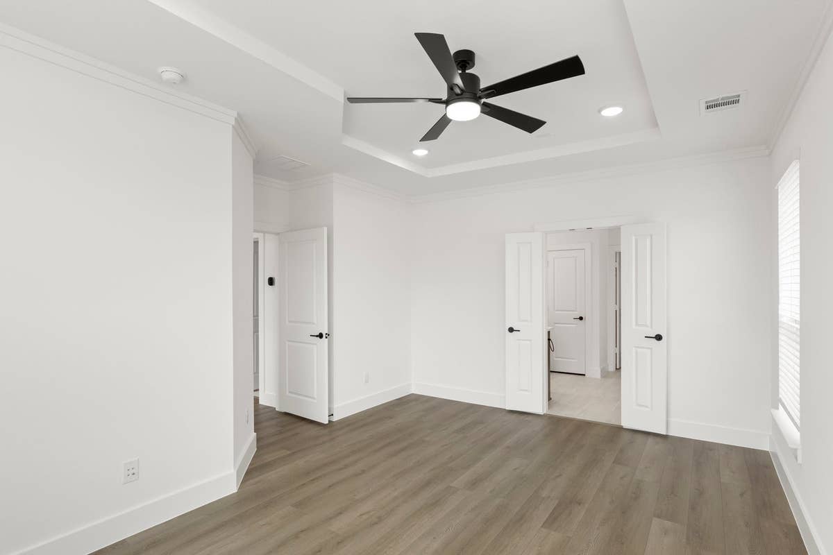 Villages of Creekwood - Photo 09