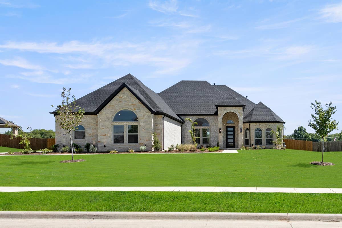 Broadmoor Estates - Photo 01