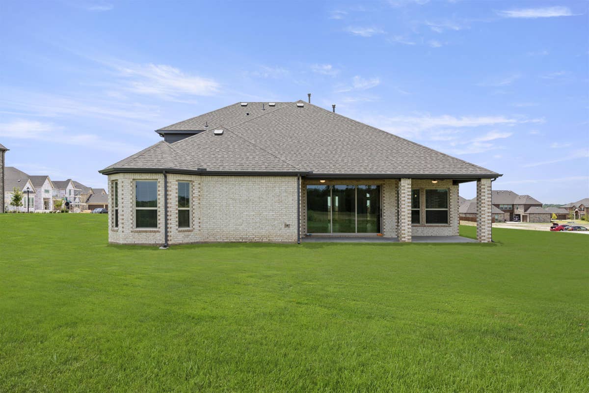 Broadmoor Estates - Photo 04