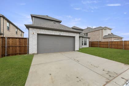 Villages of Creekwood - Photo 04
