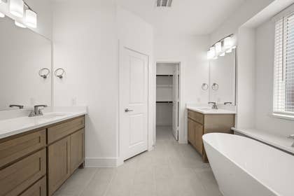 LeTara - Photo 19