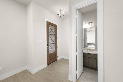 The Abbey at Mercer Crossing - Photo 05