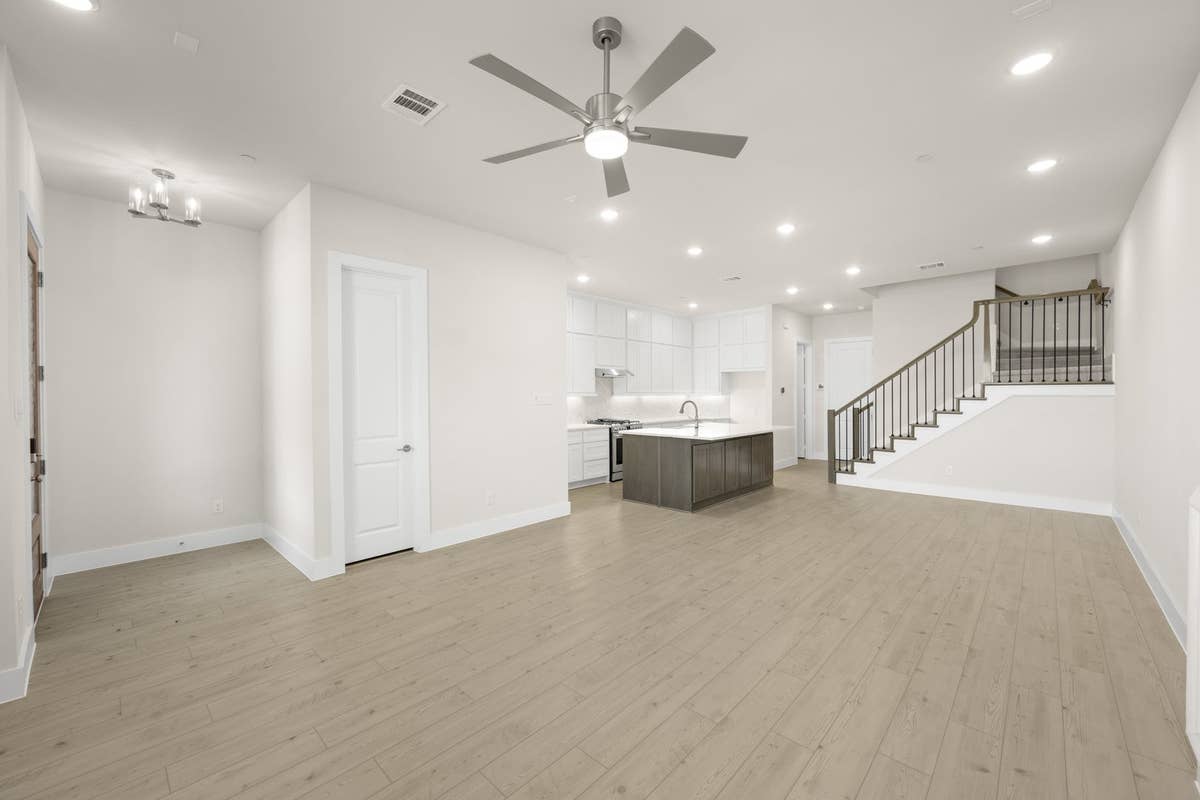 The Abbey at Mercer Crossing - Photo 06