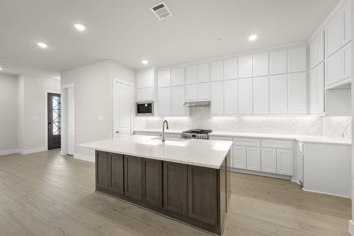 The Abbey at Mercer Crossing - Photo 09