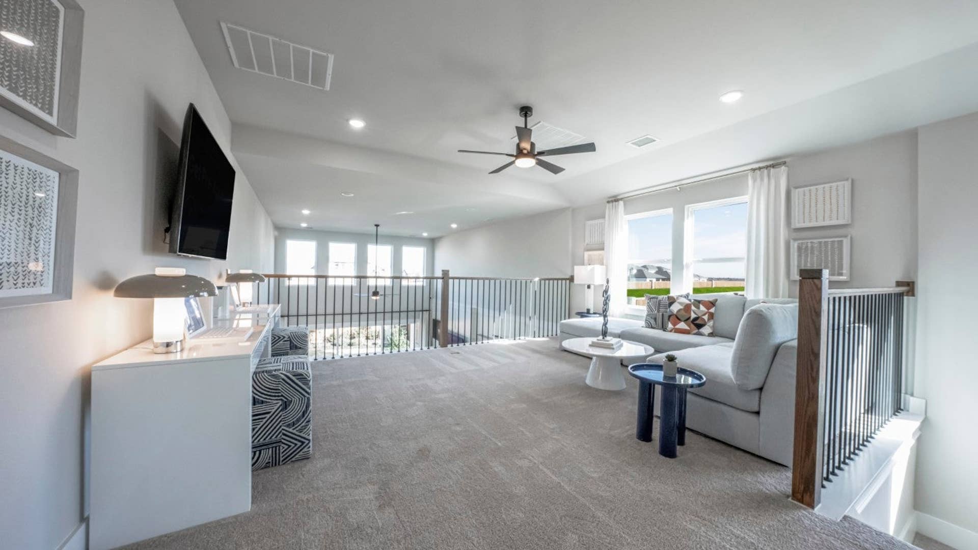 Roosevelt Select F - 22