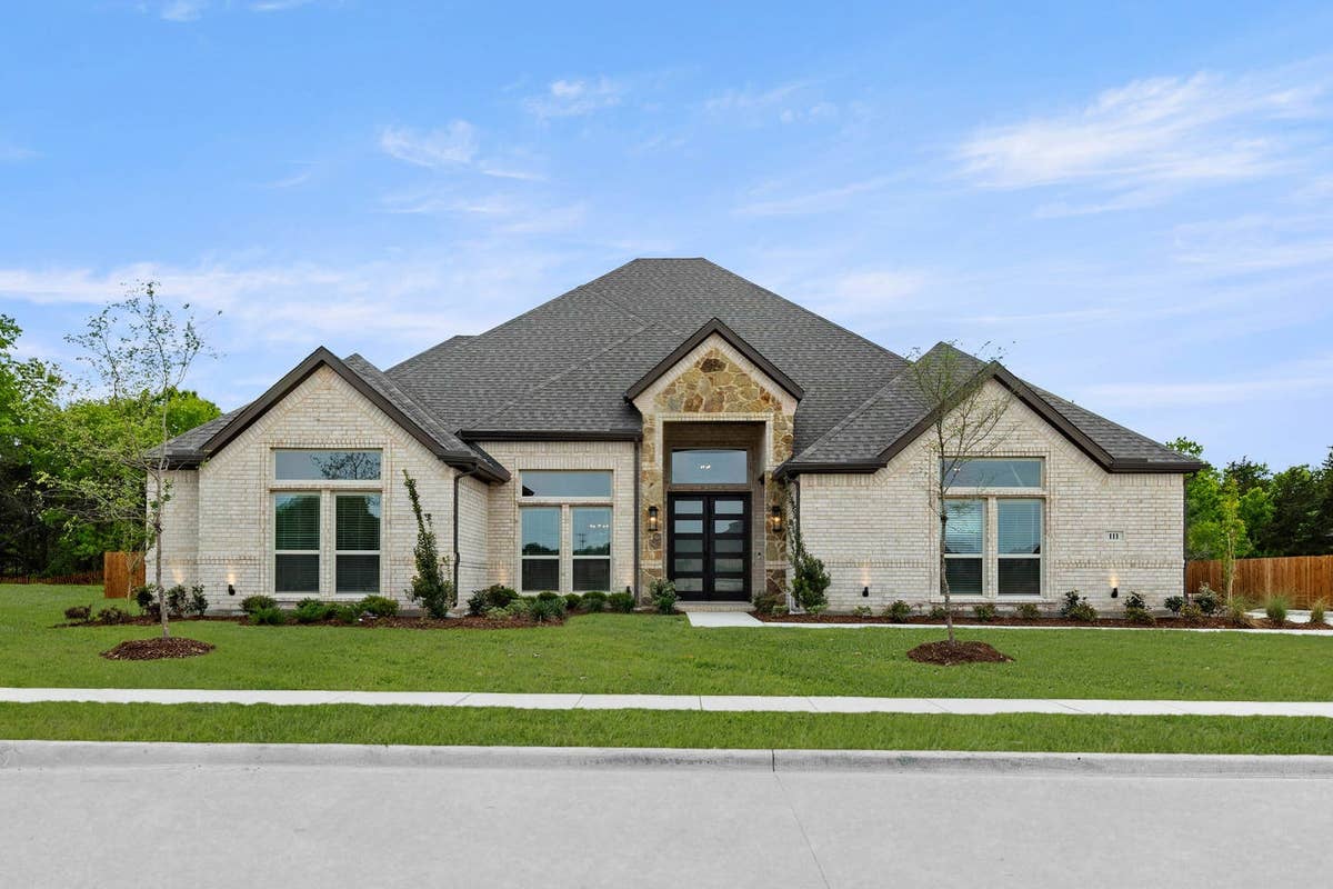 Broadmoor Estates - Photo 01