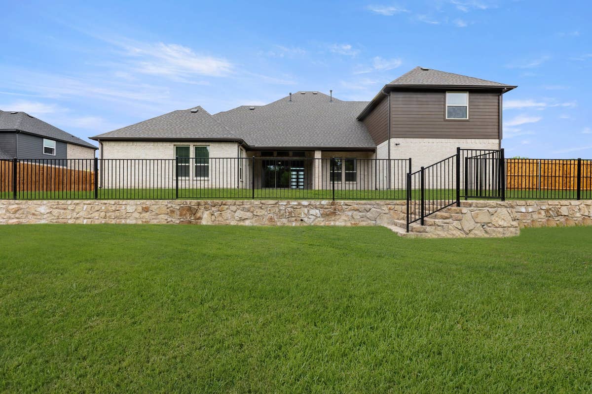 Broadmoor Estates - Photo 04