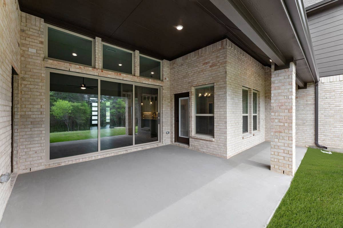 Broadmoor Estates - Photo 05