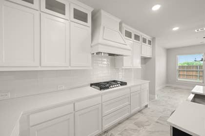 LeTara - Photo 14