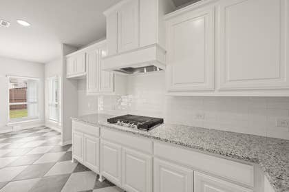 LeTara - Photo 16