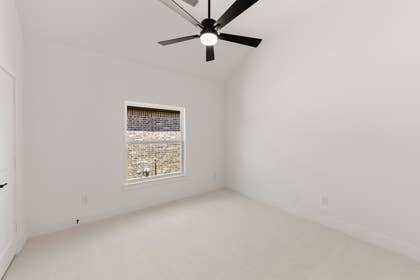 Edgewood Creek - Photo 11