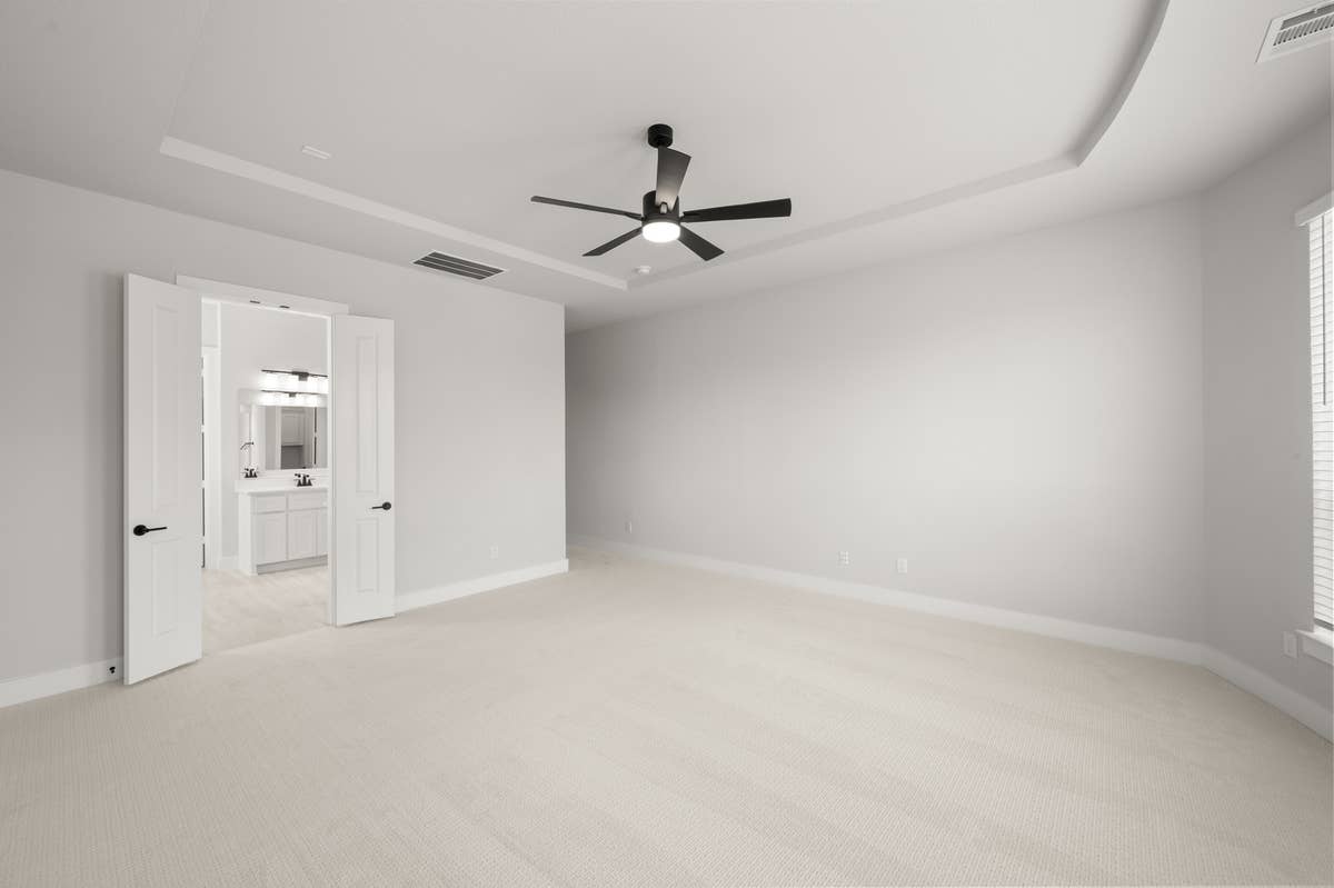LeTara - Photo 19