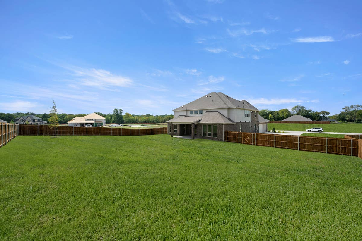 Broadmoor Estates - Photo 05