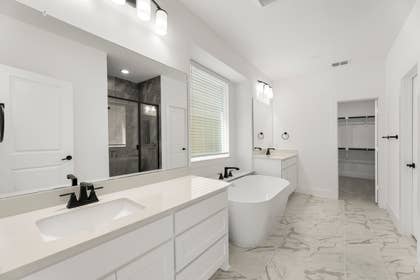 Valencia on The Lake - Photo 21
